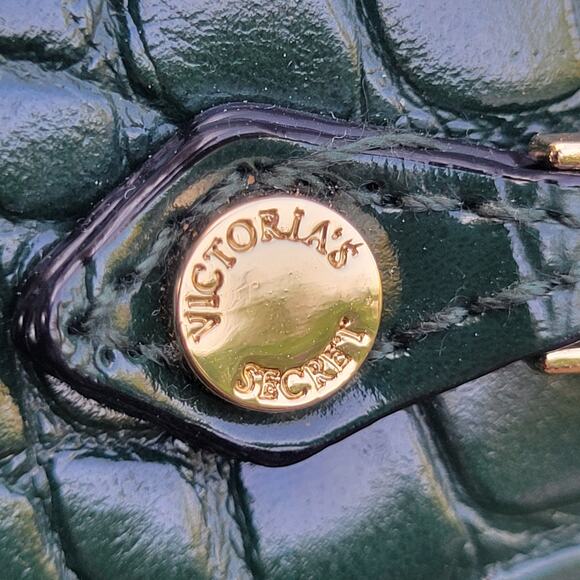 Victoria’s Secret Carryall Tote – Emerald Green Faux Croc, Discontinued 2021 - Picture 6 of 11